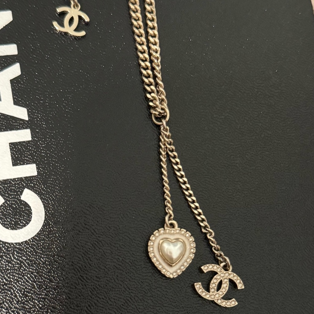 Crystal Pearl CC Heart Drop Necklace Gold White - Picture 7 of 16
